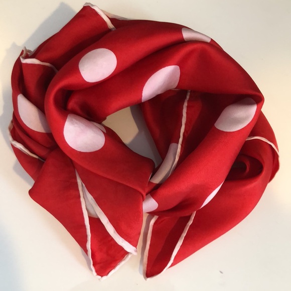 Timeless Polkadot GINO PAOLI 100% silk scarf, Italy, signed designer scarf  60’s - Picture 8 of 17